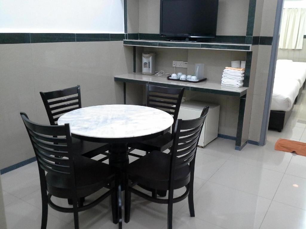 Burmahtel Hotel George Town Esterno foto