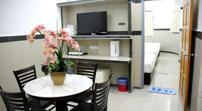 Burmahtel Hotel George Town Esterno foto