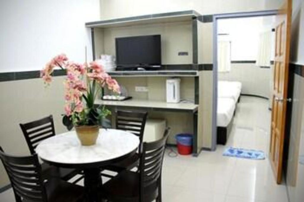 Burmahtel Hotel George Town Esterno foto